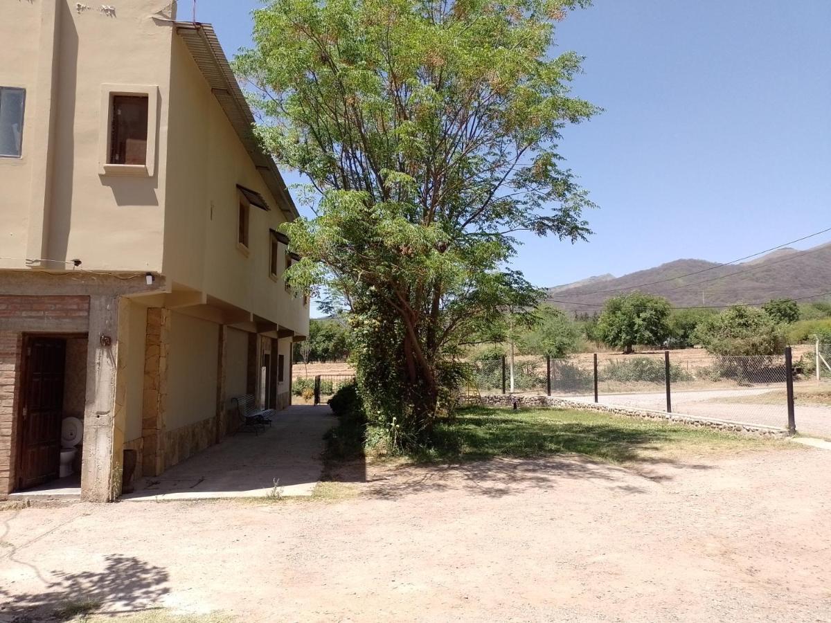 Hostal Los Faroles Chicoana Exterior foto